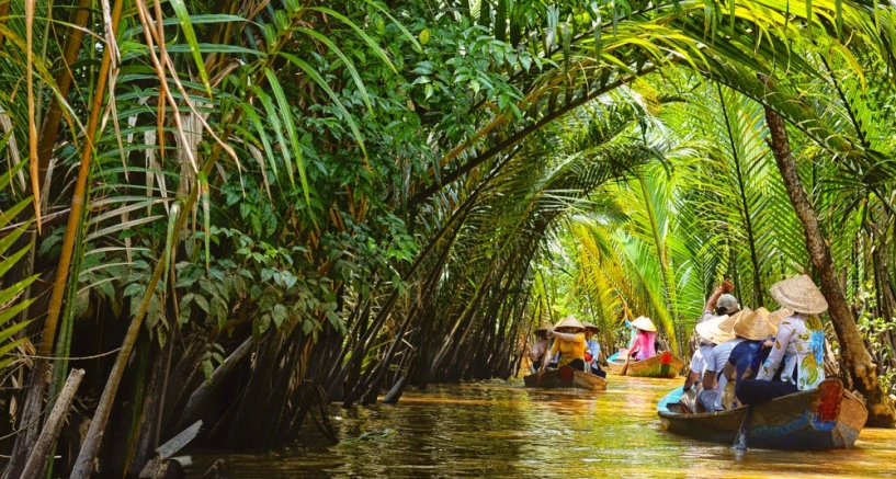 chơi thuyền hoa trên sông lần đầu tiên xuất hiện ở miền tây - 2