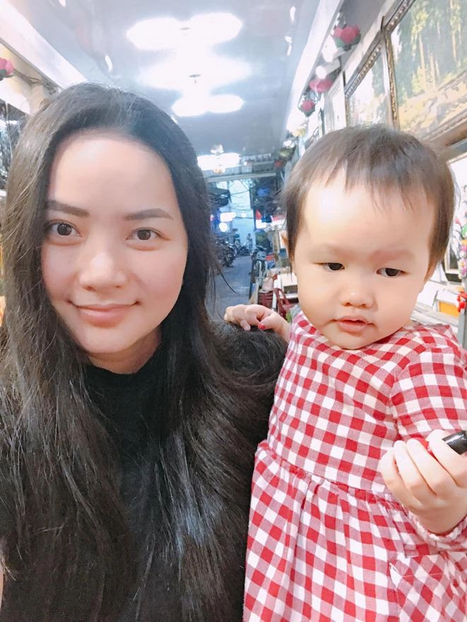 Chồng đại gia cưng chiều nấu ăn cho phan như thảo cũng khéo léo làm bánh cho con thế này - 2