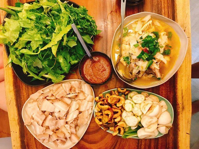 Chồng điển trai cởi trần nấu ăn chiều chuộng lê thuý nhưng cô cũng đáp lại thế này - 8