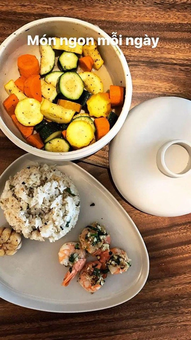 Chồng điển trai cởi trần nấu ăn chiều chuộng lê thuý nhưng cô cũng đáp lại thế này - 10