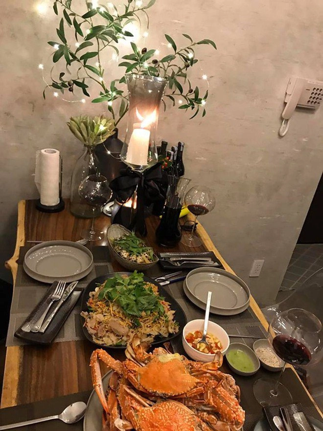 Chồng điển trai cởi trần nấu ăn chiều chuộng lê thuý nhưng cô cũng đáp lại thế này - 11