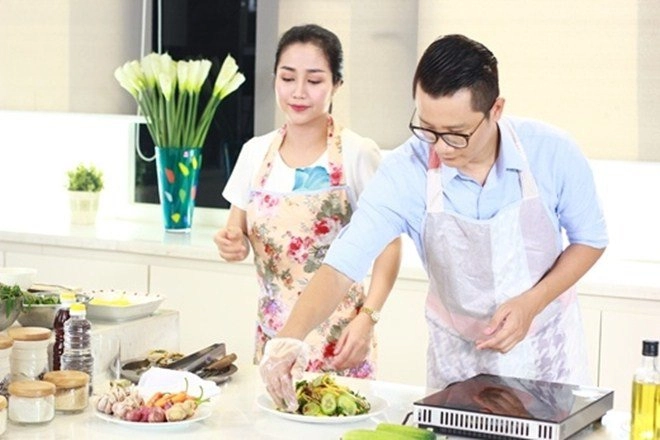 Có vợ đảm hết phần thiên hạ 3 ông bố nổi tiếng showbiz vẫn không ngại xắn tay vào bếp - 15