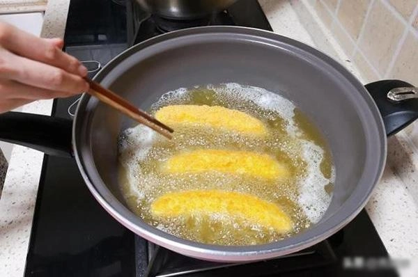 Con dâu đập 2 quả trứng vào chuối mẹ chồng ban đầu định mắng nhưng sau khen nức nở - 5