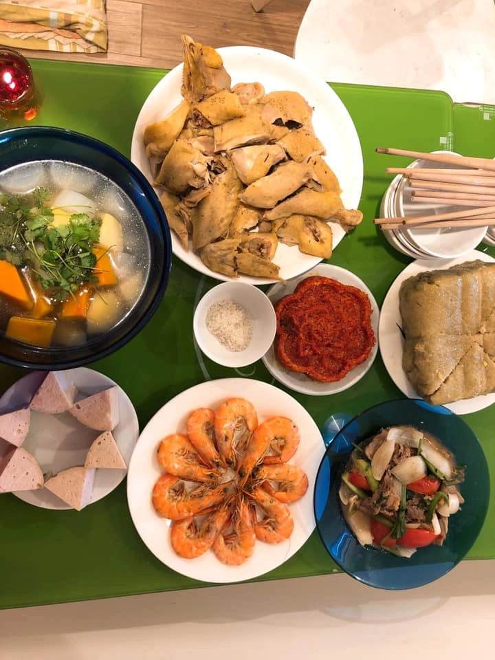 Cùng lấy chồng đại gia nhưng bữa cơm ngày tết của tăng thanh hà và tú anh cực khác biệt - 8