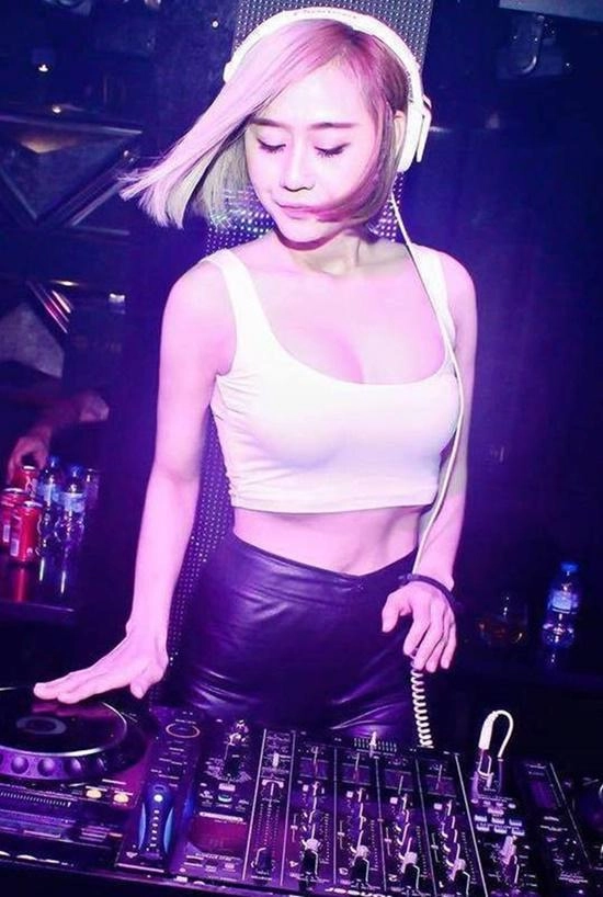 Cuộc sống bỉm sữa của 3 dj sexy nhất vn người bị chồng lạnh nhạt người bỏ nghề vì con - 4