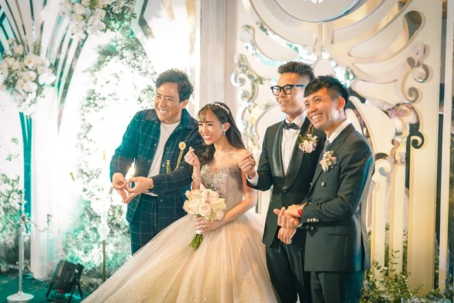 Đám cưới con gái đại gia minh nhựa chi gần 20 tỷ nhưng thực đơn chỉ có 5 món - 1