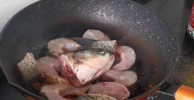 Dù kho loại cá nào cũng không cho muối vào bước mà nhiều người vẫn hay làm này - 4