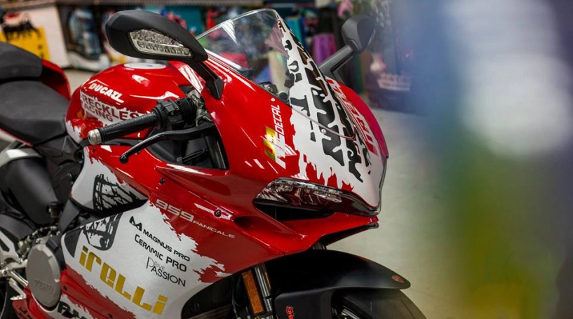 Ducati 959 panigale lột xác phong cách pirelli - 5