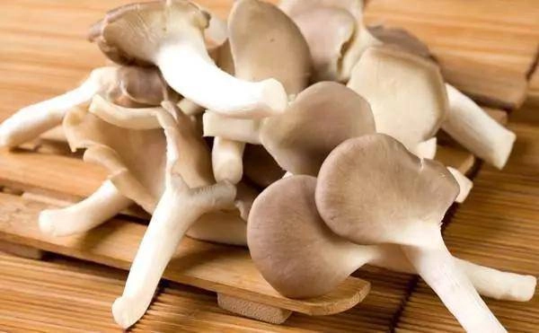Đừng rửa những thực phẩm quen thuộc này chỉ bằng nước nếu không càng rửa càng bẩn - 3