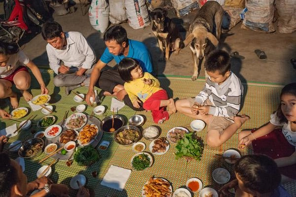 Được ăn món kinh dị của việt nam phản ứng của phóng viên mỹ khiến ai cũng bất ngờ - 6