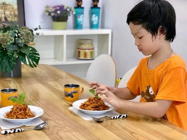 Được vợ làm lẩu đạo diễn người phán xử khen quá đà ông trùm phan quân liền nói một câu - 9
