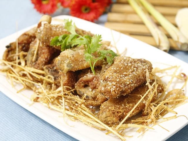 Gà rang muối ngon thơm lừng với cách làm đơn giản nhất tại nhà - 6