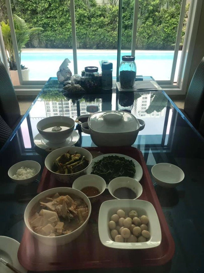 Giàu có sang chảnh nhưng vợ đại gia của quách ngọc ngoan lại thích những món đơn sơ - 3