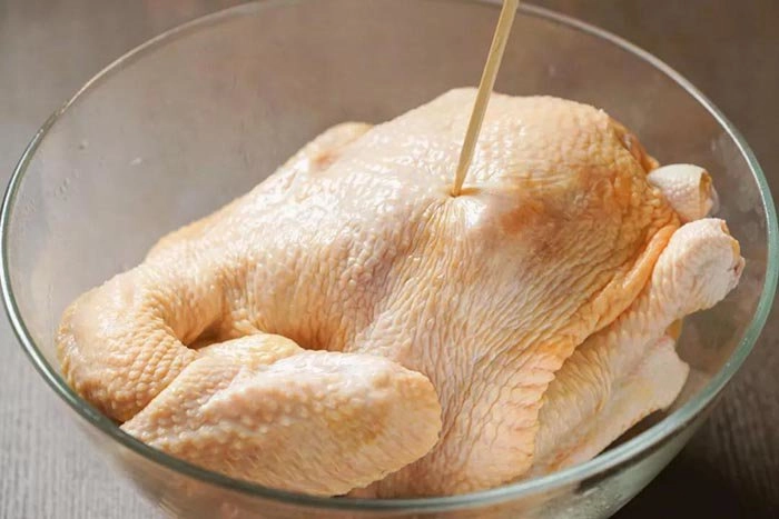 Hấp gà bằng nồi cơm điện không cần 1 giọt nước mà vẫn cực ngon - 1