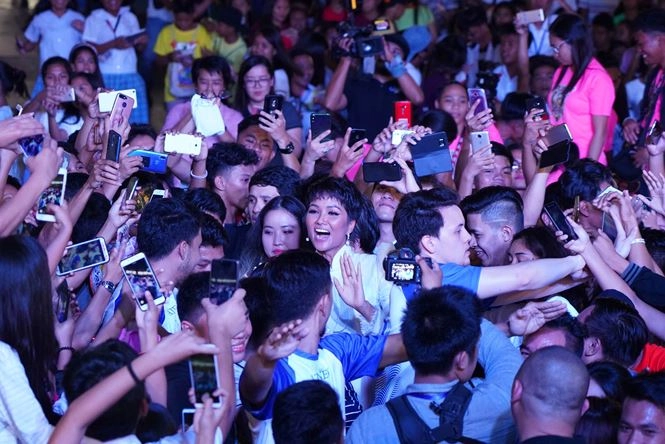Hoa hậu hhen niê trở thành diễn giả trước các đại biểu tại philippines - 4
