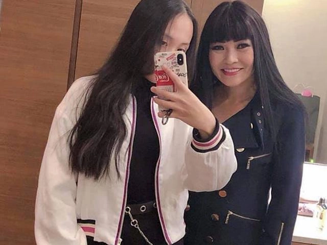 Con gái 11 năm giấu kín của phương thanh mặc quần rách đi chân đất vác gạo làm từ thiện - 12
