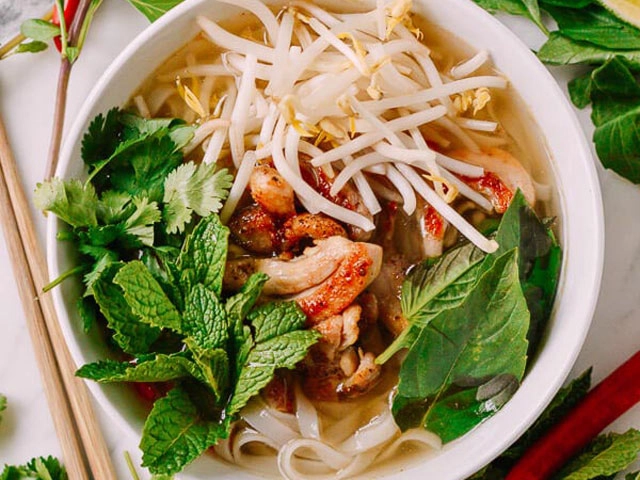 2 cách nấu phở gà ngon tại nhà đơn giản ai cũng làm được - 11