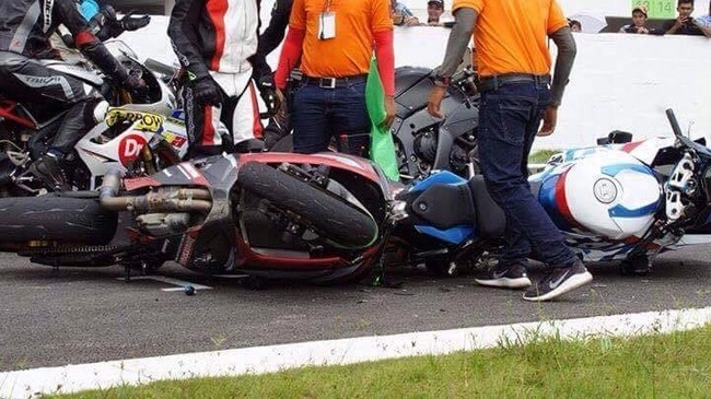 Kawasaki zx-10r gặp tai nạn tại trường đua việt nam - 2