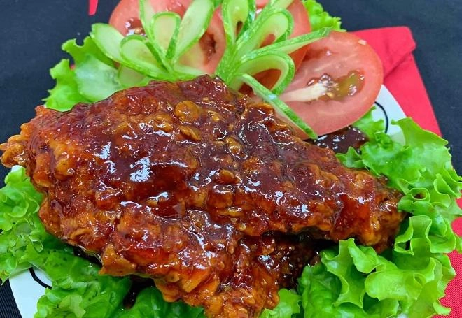 Khởi nghiệp từ bán xúc xích 3 năm sau 9x có nhà xe hơi là bà chủ chuỗi cửa hàng - 11