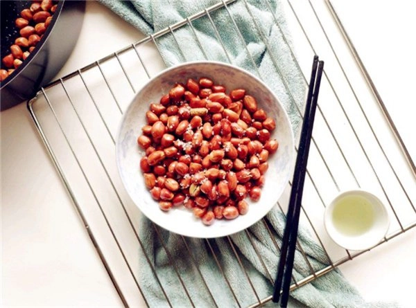 Làm lạc rang muối đừng cho ngay vào chảo thêm 2 bước này lạc mới giòn ngon - 3