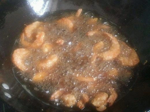 Làm tôm chiên ngon kiểu này cả nhà ăn cả thịt lẫn vỏ không muốn bỏ thứ gì - 3