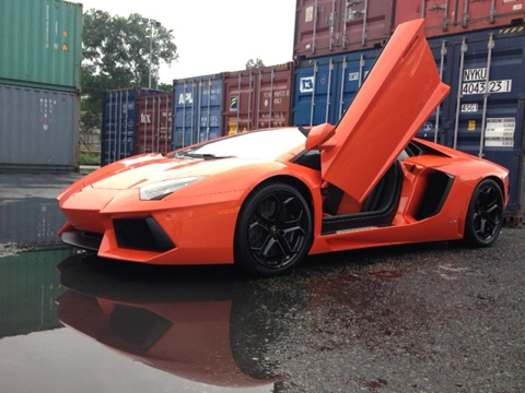  lamborghini aventador thứ hai cập cảng sài gòn - 1