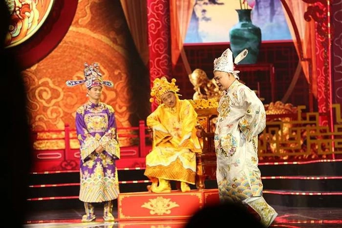 Lên chầu oai nghiêm không ngờ ngoài đời táo giao thông tự long rất khéo nấu ăn chiều vợ hai - 1