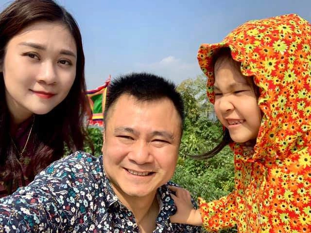 Lên chầu oai nghiêm không ngờ ngoài đời táo giao thông tự long rất khéo nấu ăn chiều vợ hai - 2