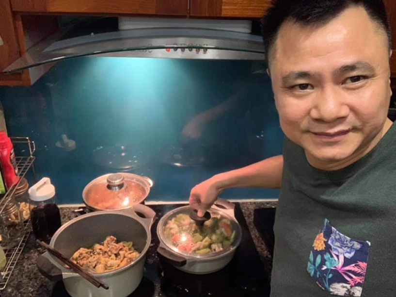 Lên chầu oai nghiêm không ngờ ngoài đời táo giao thông tự long rất khéo nấu ăn chiều vợ hai - 3