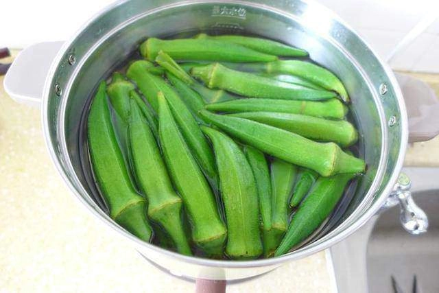 Luộc đậu bắp không nên phạm sai lầm này khiến món ăn vừa nhớt lại mất chất - 3