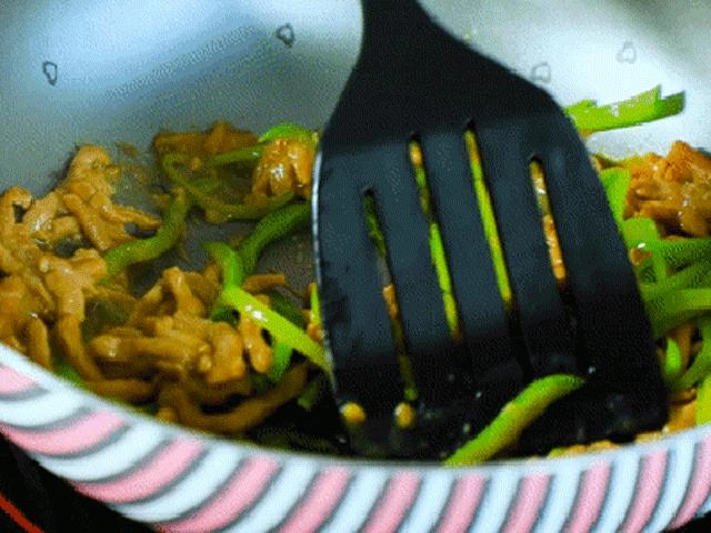 Luộc ngô chỉ cần bỏ thêm 2 nguyên liệu này vào nồi ngô vừa ngọt lại mềm ít người biết - 8