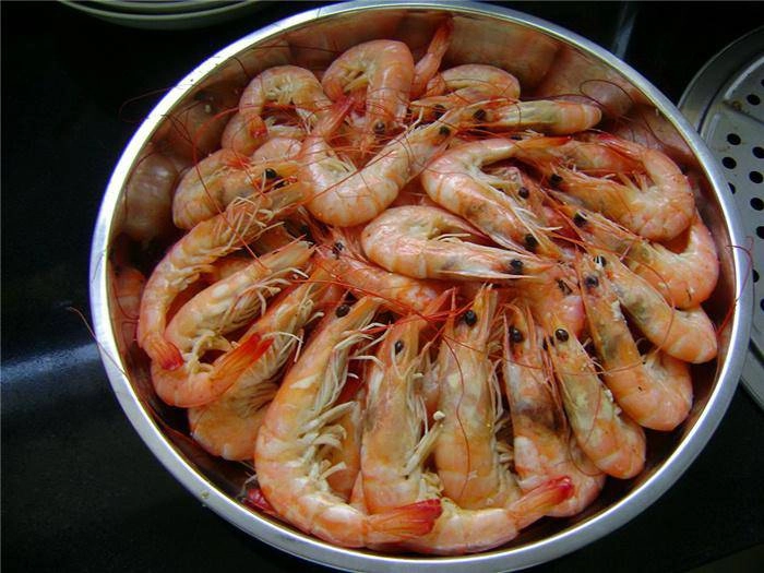 Luộc tôm với nước sôi hay lạnh thì ngon thêm một bước này tôm hấp dẫn hơn cả hàng quán - 2
