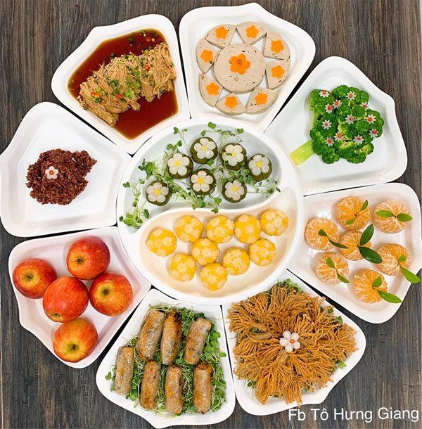 Mẹ đảm khoe mâm cỗ cúng rằm không thịt vẫn đẹp xuất sắc nhìn là mê - 1