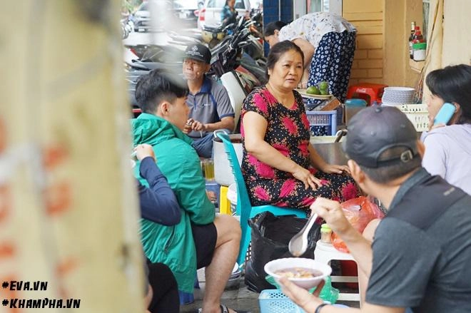 Mùa hè đi ăn cháo cà muối đậu thanh mát nổi tiếng phố cổ ngày bán hết bay 10 nồi - 8