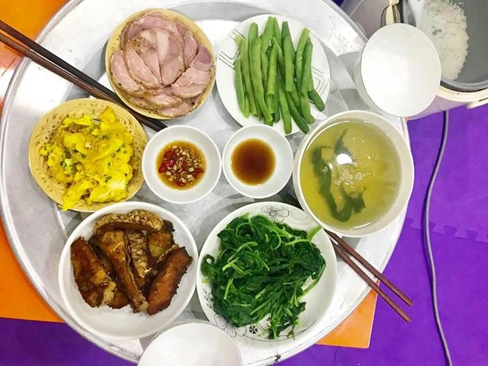 Nấu cơm ngon toàn được chồng chấm 9-10 điểm nhưng vợ lại muốn 1 điểm vì lý do bất ngờ - 2
