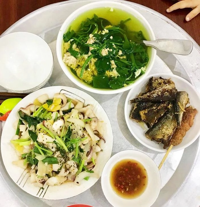 Nấu cơm ngon toàn được chồng chấm 9-10 điểm nhưng vợ lại muốn 1 điểm vì lý do bất ngờ - 13