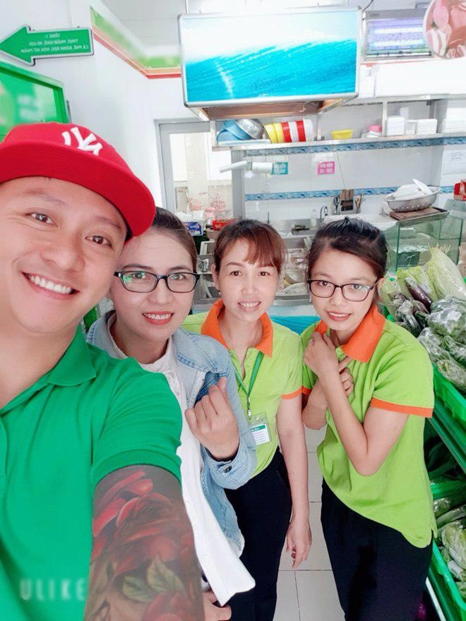 Người bán hàng ngạc nhiên khi thấy tuấn hưng xách làn đi chợ nấu cơm cho vợ bầu con nhỏ - 6