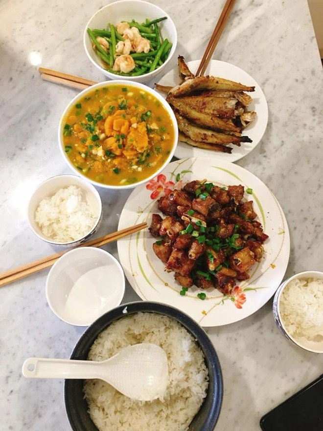 Người đẹp cao 1m83 đã quyến rũ lại còn nấu cơm ngon khiến trăm người khen ngợi - 10