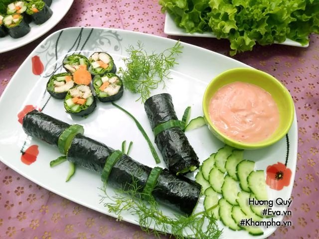 Nhà có thịt gà đem cuộn với rong biển ăn chơi đảm bảo chồng con đều thích - 6