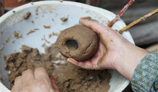 Nhìn cứ như đất sét nướng không ngờ khi chín lại trở thành món ngon xuất sắc - 2