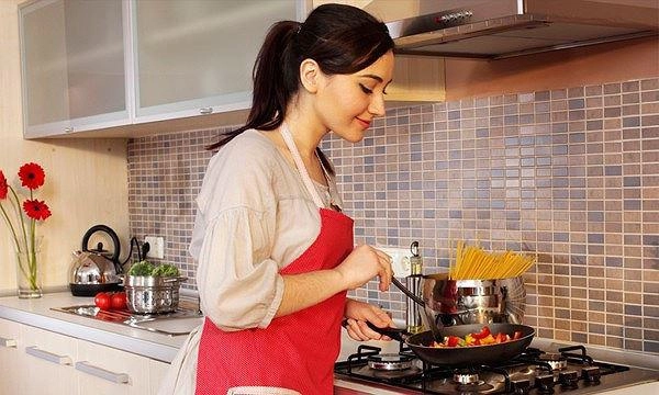 Những cách nấu ăn gây ung thư nhiều người việt đang làm hằng ngày - 1