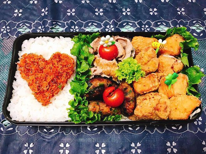 Những hộp cơm bento thịnh soạn của cô nàng khéo hết phần người ta chuẩn bị cho chồng - 3