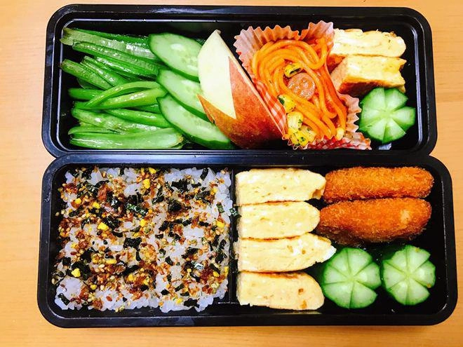 Những hộp cơm bento thịnh soạn của cô nàng khéo hết phần người ta chuẩn bị cho chồng - 4