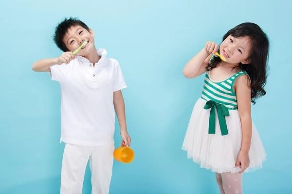 Những lưu ý khi trẻ thay răng sữa để bé sở hữu hàm răng đều và đẹp khi lớn - 2