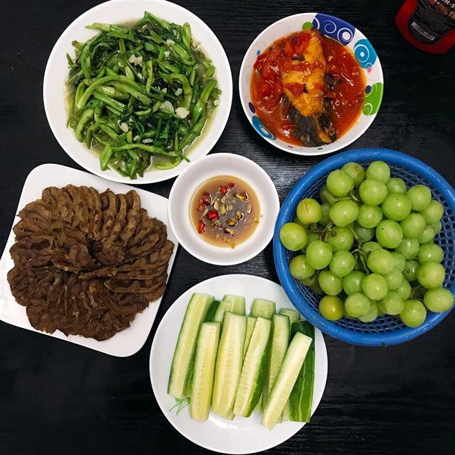 Những mâm cơm 4 người đủ món khiến chị em tưởng mẹ đảm hà nội chỉ ở nhà nấu ăn - 5