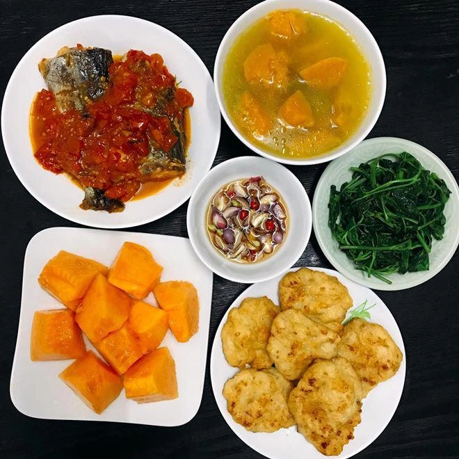 Những mâm cơm 4 người đủ món khiến chị em tưởng mẹ đảm hà nội chỉ ở nhà nấu ăn - 8