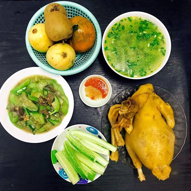 Những mâm cơm 4 người đủ món khiến chị em tưởng mẹ đảm hà nội chỉ ở nhà nấu ăn - 9