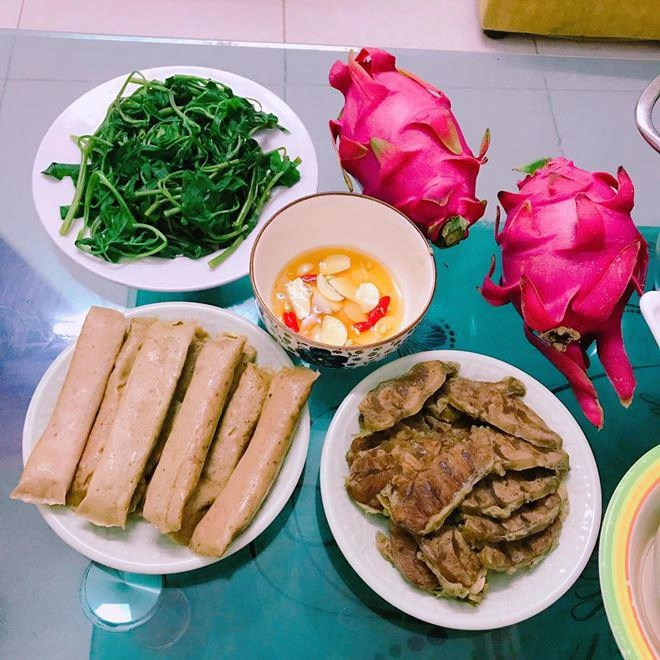 Những mâm cơm 4 người đủ món khiến chị em tưởng mẹ đảm hà nội chỉ ở nhà nấu ăn - 11