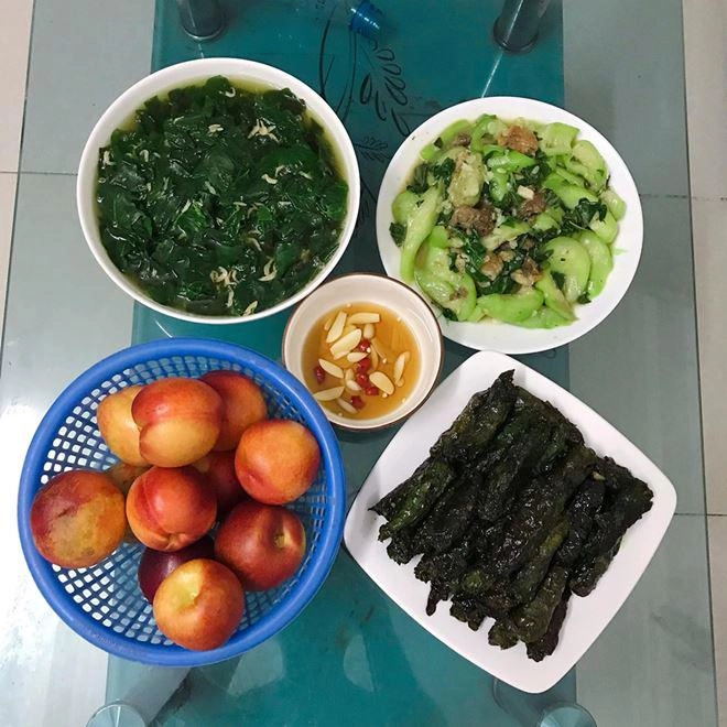 Những mâm cơm 4 người đủ món khiến chị em tưởng mẹ đảm hà nội chỉ ở nhà nấu ăn - 12