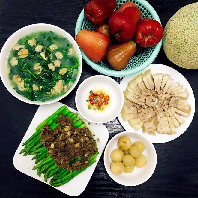 Những mâm cơm 4 người đủ món khiến chị em tưởng mẹ đảm hà nội chỉ ở nhà nấu ăn - 20